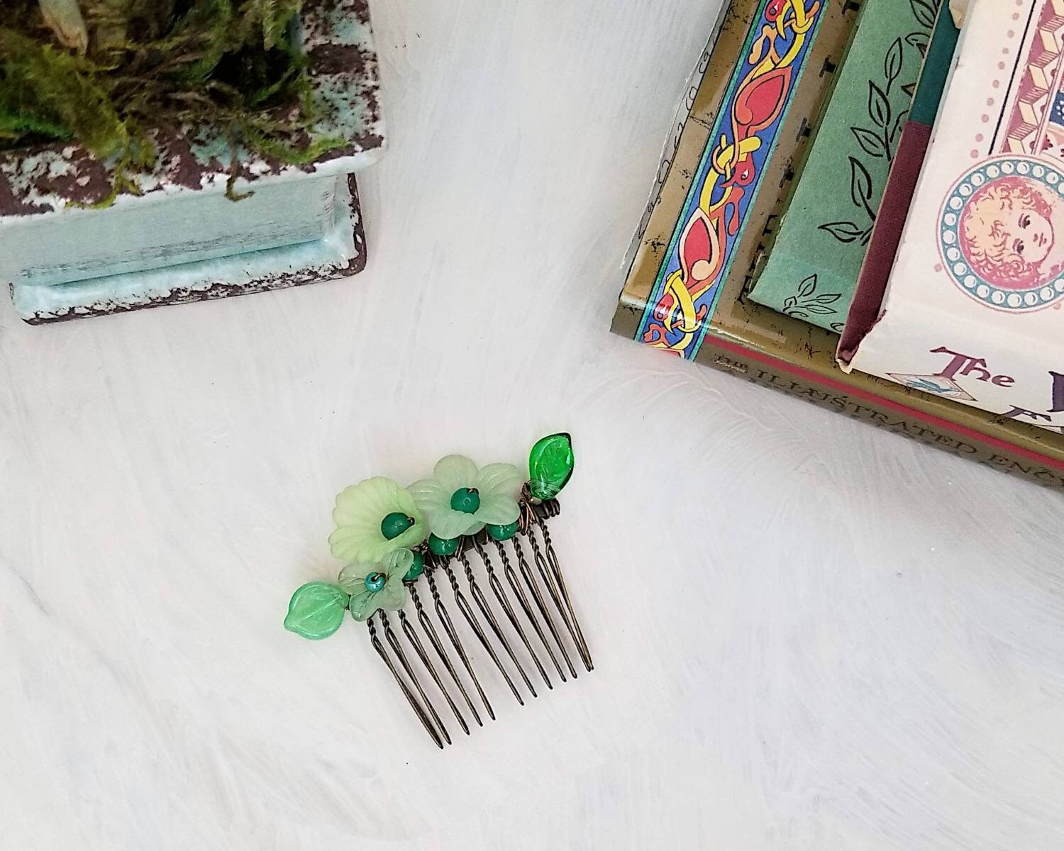 Wire Wrapped Lucite Flower Comb in Green, Bridesmaid, Wedding, Floral, Garden, Party, Boho, Bohemian, Choice of Colors and Metals