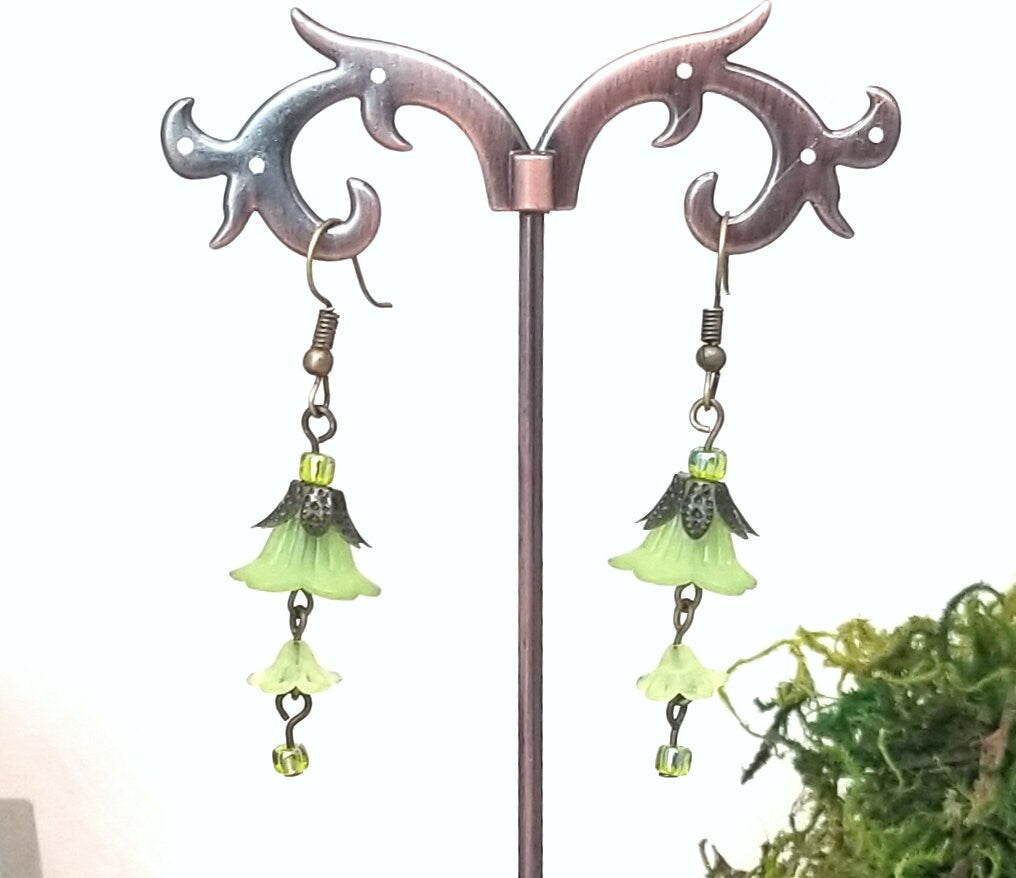 3-Tier Lucite Flower Earrings in Fresh Green, Wedding, Bridesmaid, Art Nouveau, Belle Époque, Renaissance, Garden, Choice of Metals/Closures