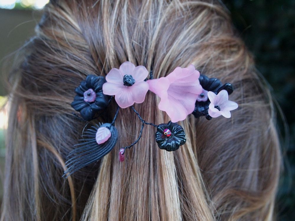 OOAK Handmade Lucite Flower and Wire Comb in Pink and Black, Garden, Party, Floral