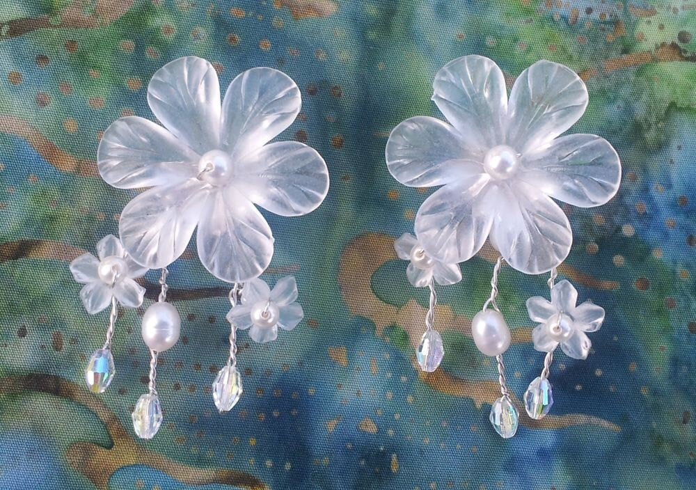 Handmade Lucite Flower Wire Clip-on Earrings in Bridal White Plumerias #236